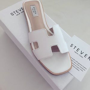 NWT✨ Steve Madden White Leather Sandals US 9